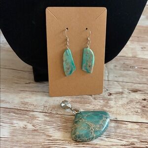 Turquoise Stone Earrings and Pendant Set